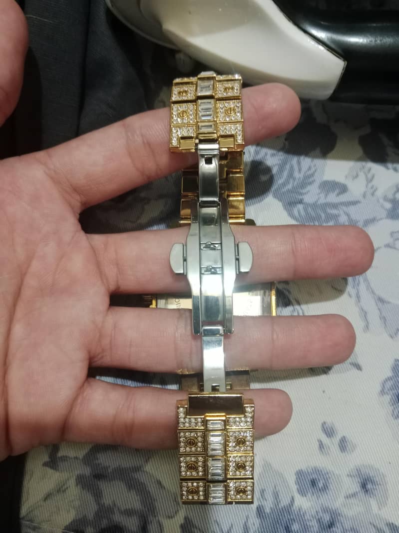 ⌚ 1