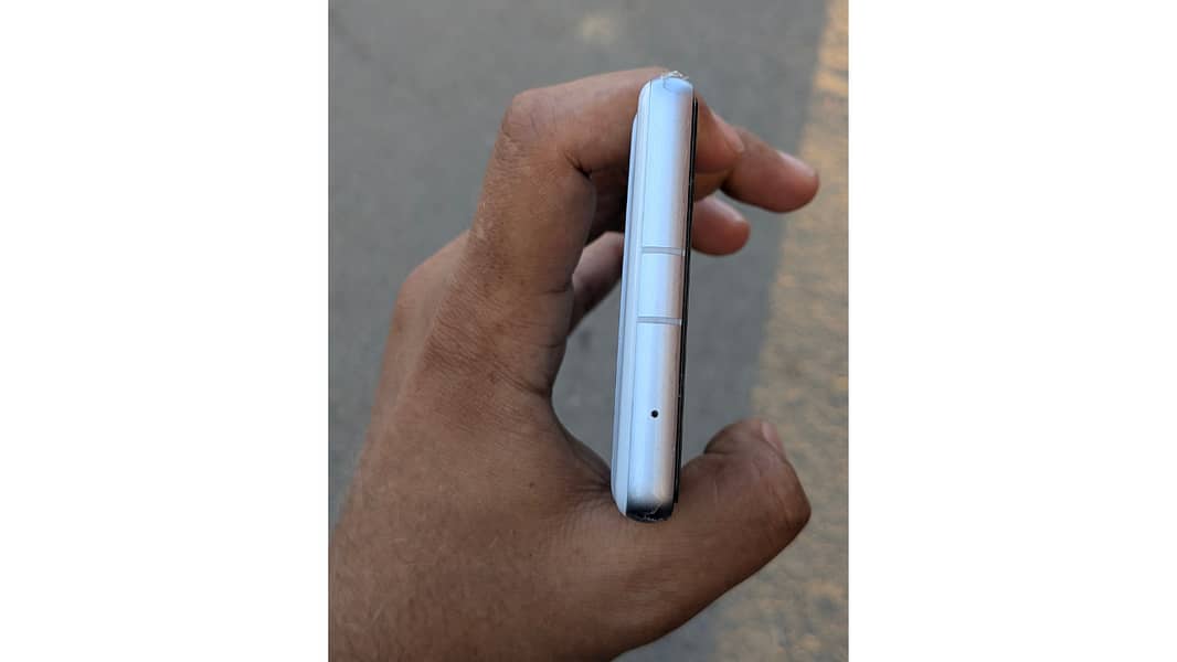 Google Pixel 7a 4