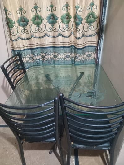 Dinning Table with 4 Chairs