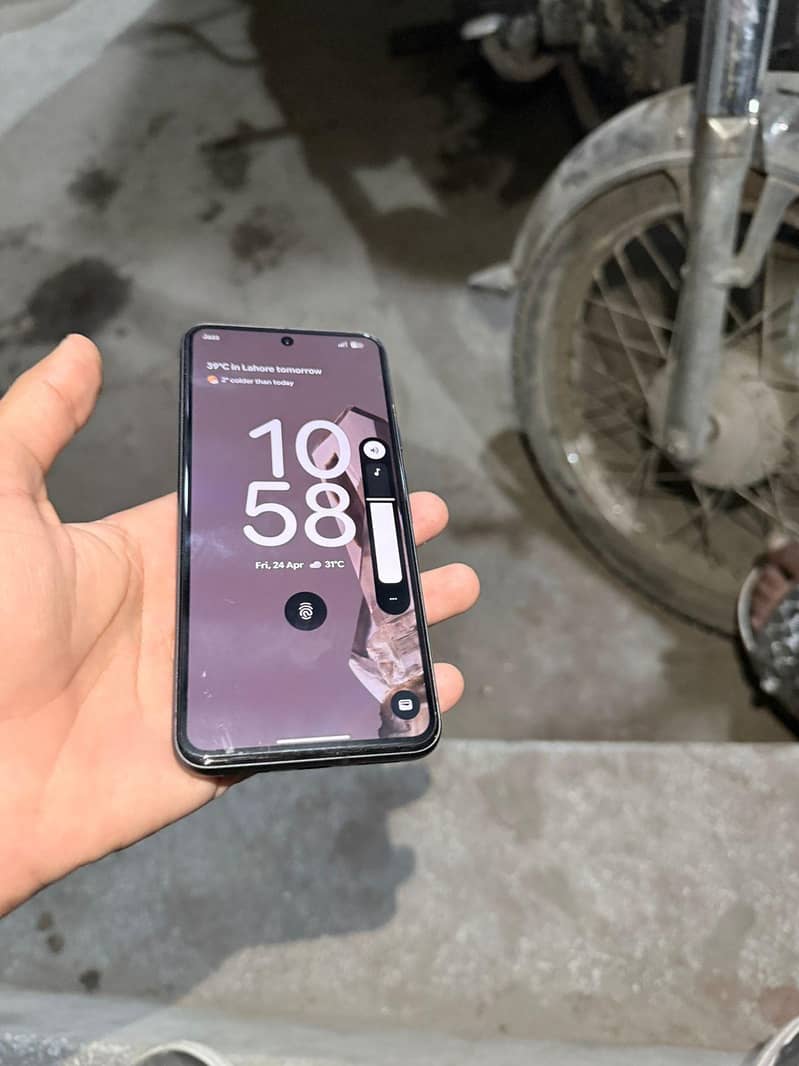 pixel 8 mint condition 3