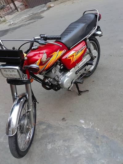 Honda 125 model 2021 Very Good condition Home Use