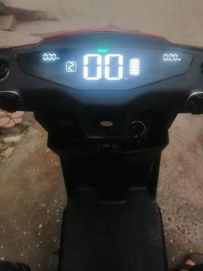 Yadea T5 scooty for sale
