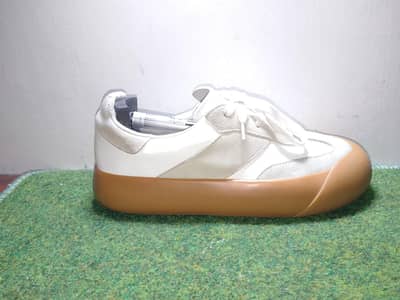 branded original shoes size UK 9 number euro 44