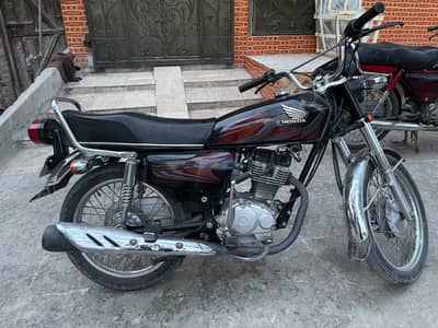 Honda 125 2022 model black color