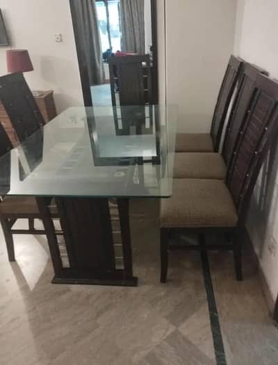Erotic. Dining table with 6 chairs new condition