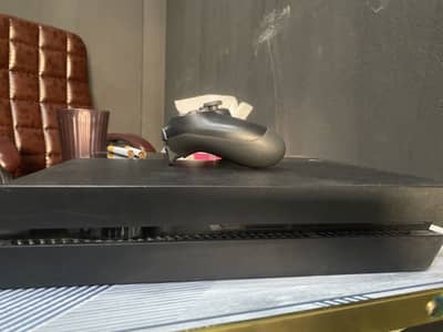 Ps4 fat with one controller