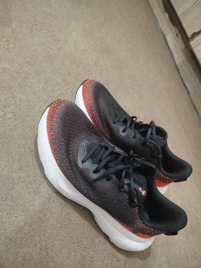 Under armour UA infinite