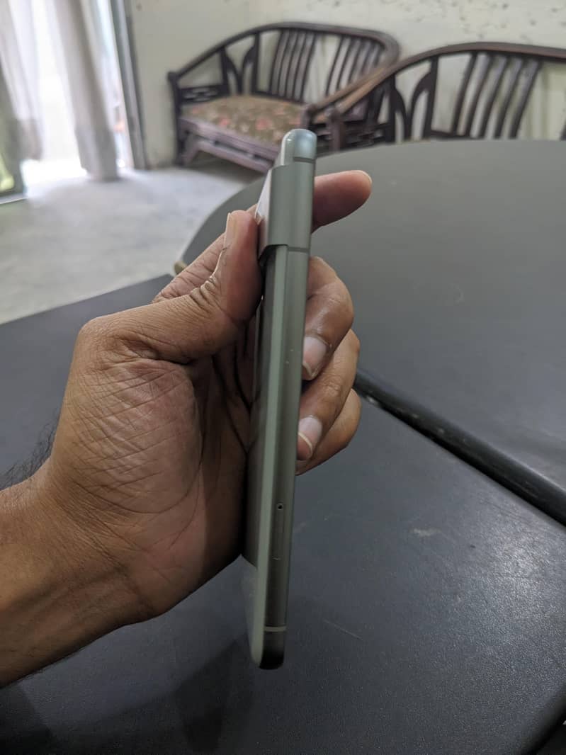 Google pixel 8 4