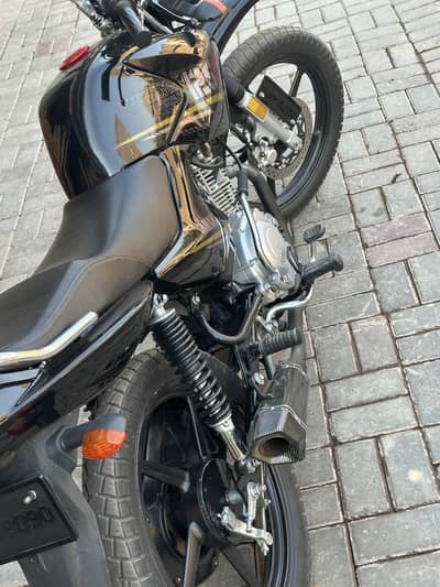 YBR 125G Black