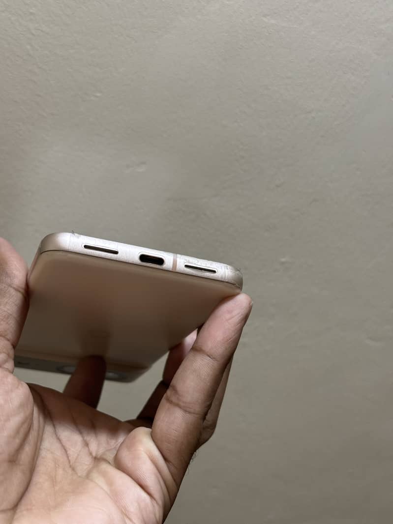 Google pixel 8 4
