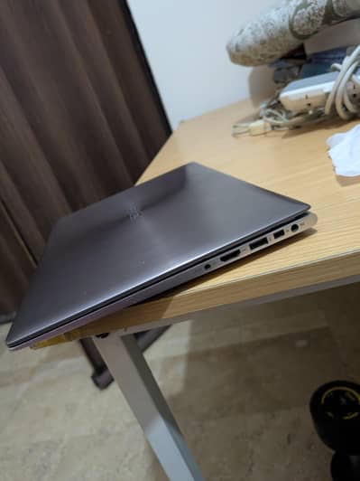 Asus ZenBook core i7 6500u