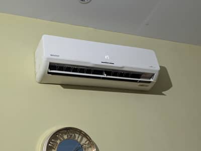 orient ac bilkul new on ac working me hai