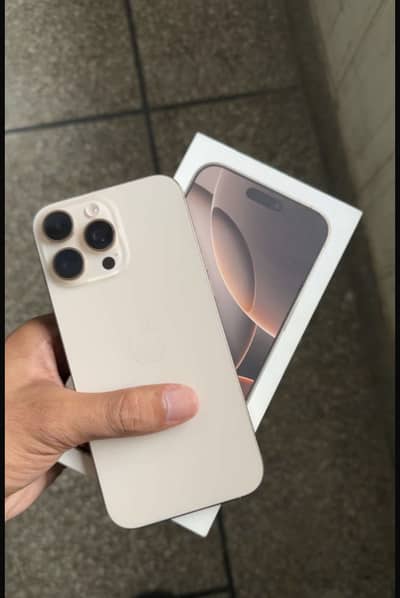 iPhone 16 Pro Max 256 GB Factory Unlock with box