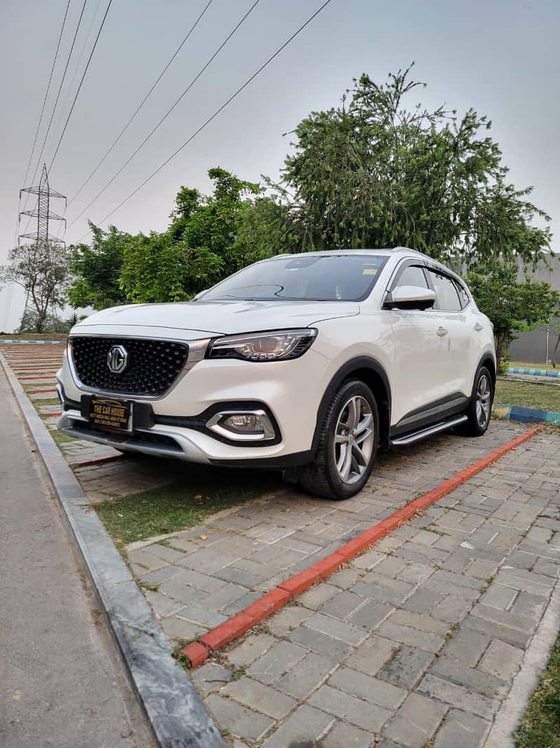 MG HS 2