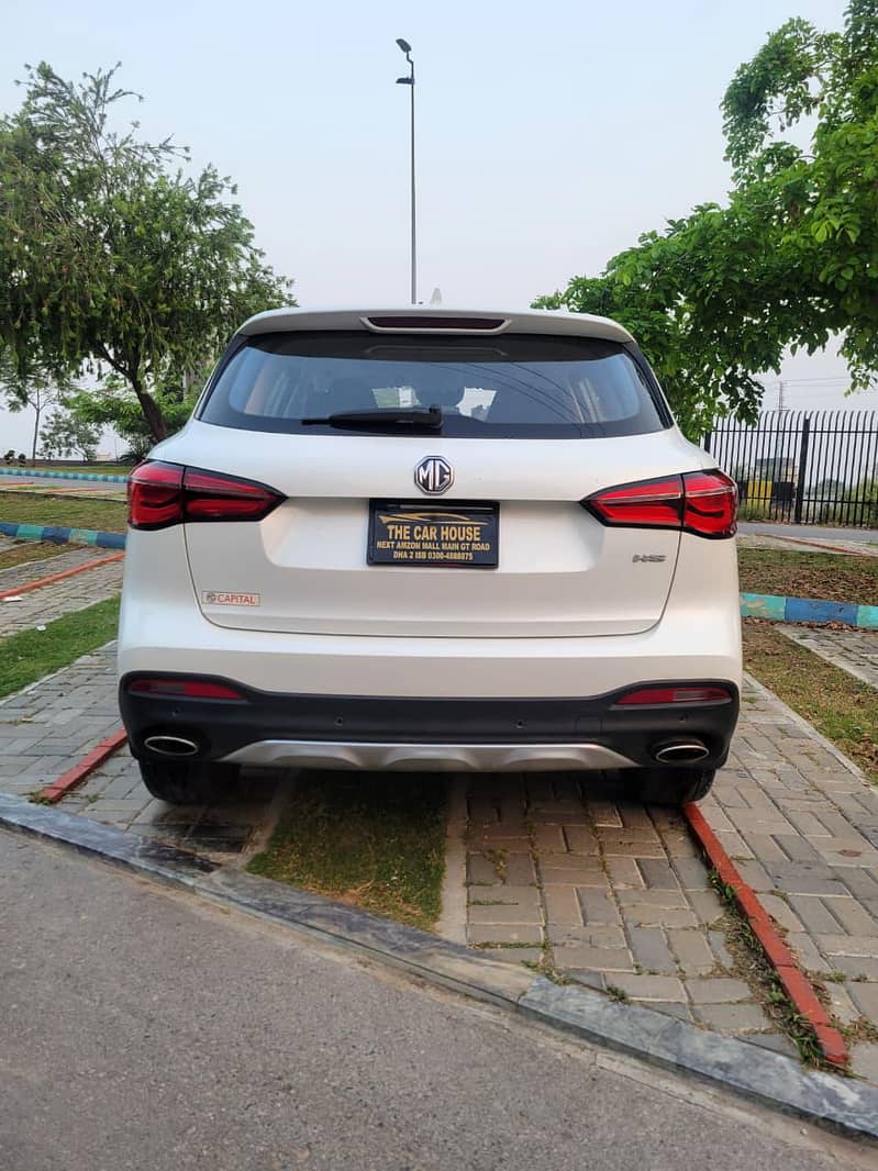 MG HS 3