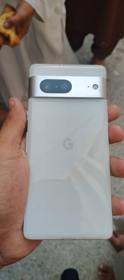Mobile  saf he bilkul  ik hath ka chla hwa he kwe khrabe nhe he
