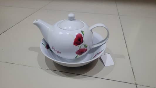 kettle and bowls
