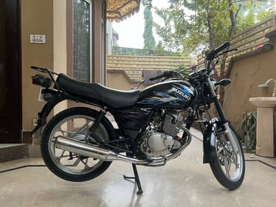 Suzuki GS 150 special edition