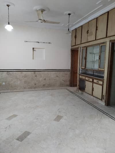 G-11 Real Pics 25 - 60 Upper Portion Near Market And Main Road