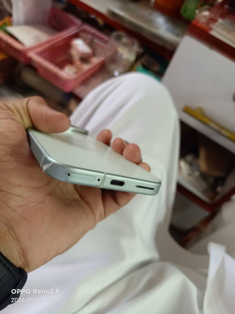 Google Pixel 9 4