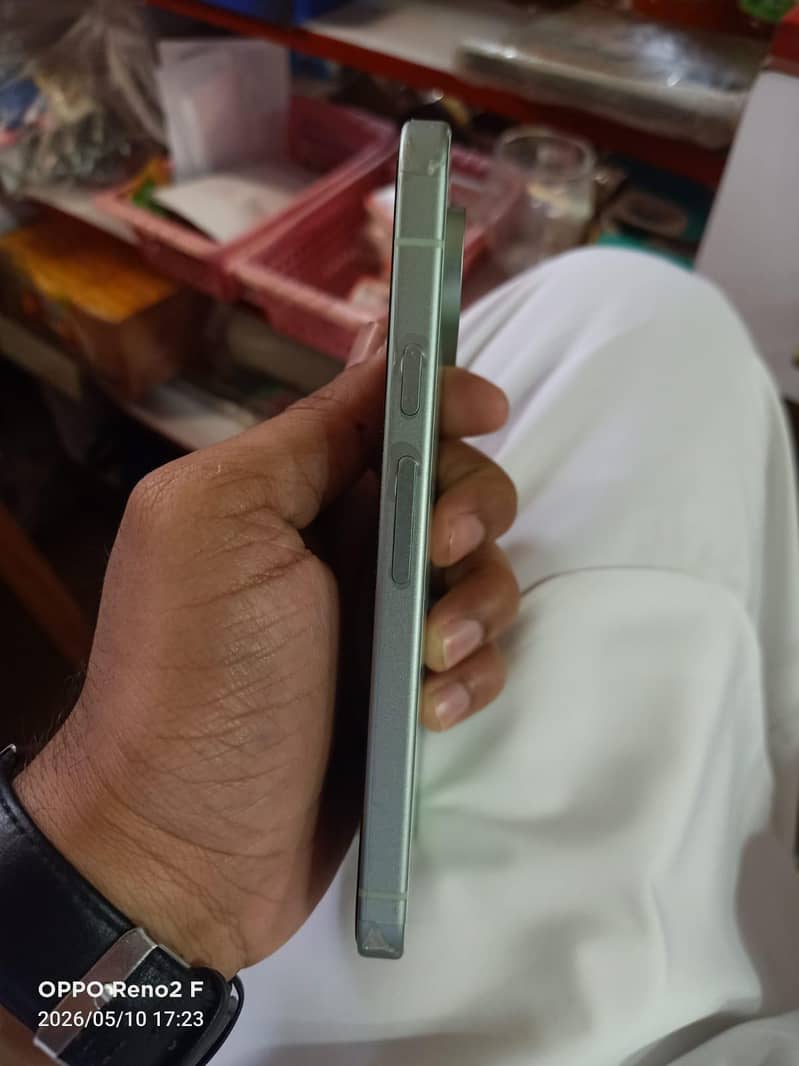 Google Pixel 9 5