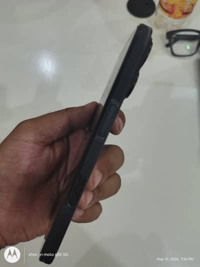 Apple iPhone 16