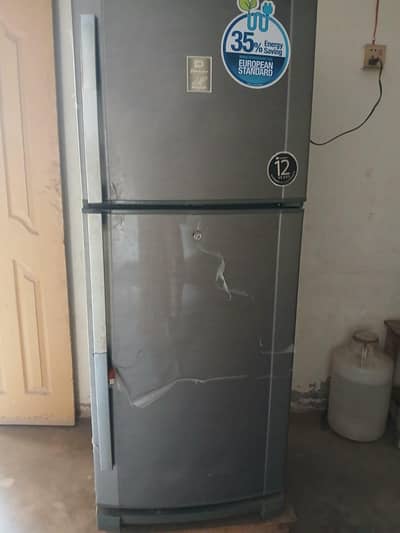 Dawlance Medium Size refrigerator