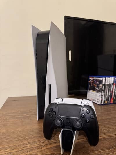 PlayStation 5 Standard Disc With One Controller