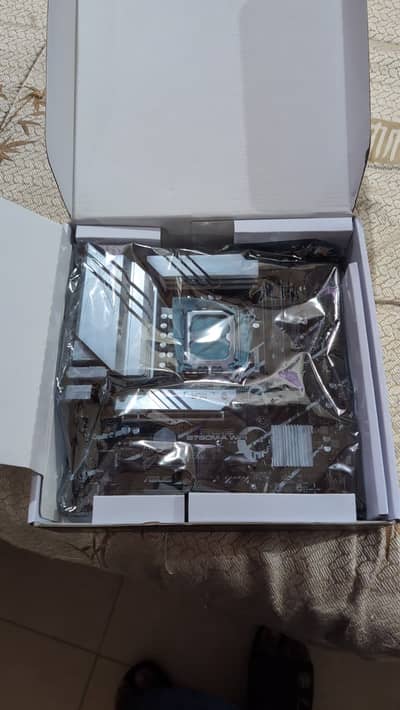 ASUS b760 M-A wiifi      (4 month warranty remains)