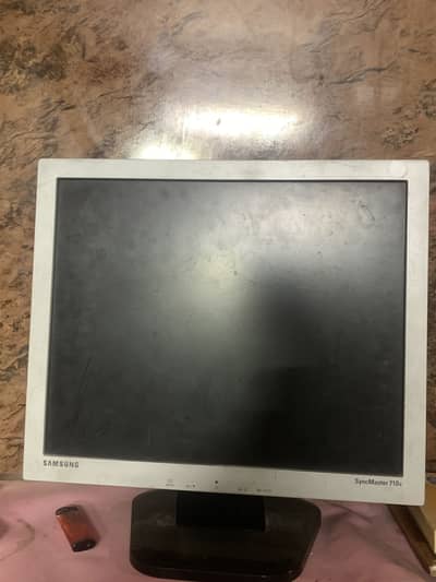 Samsung SyncMaster 710v 17” LCD Monitor for Sale