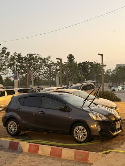 TOYOTA AQUA 2015