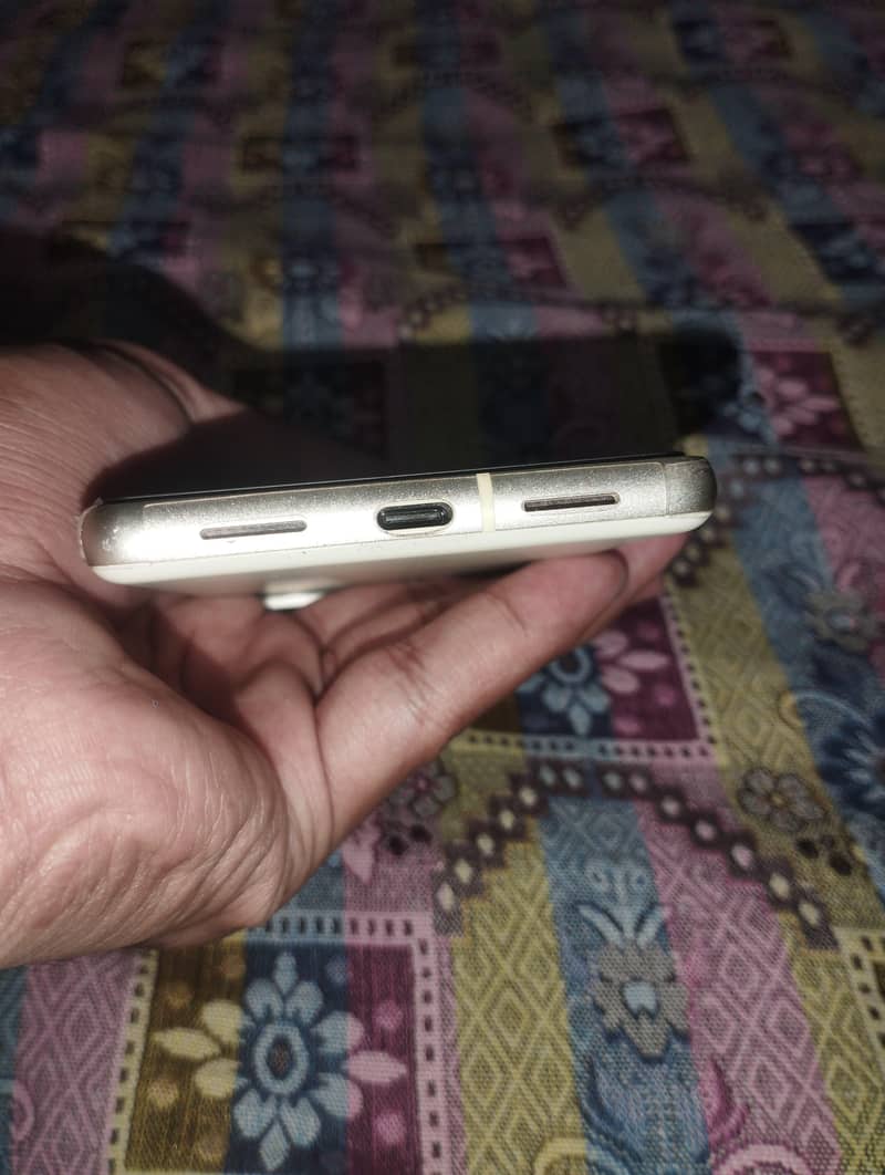 Google pixel 7 4
