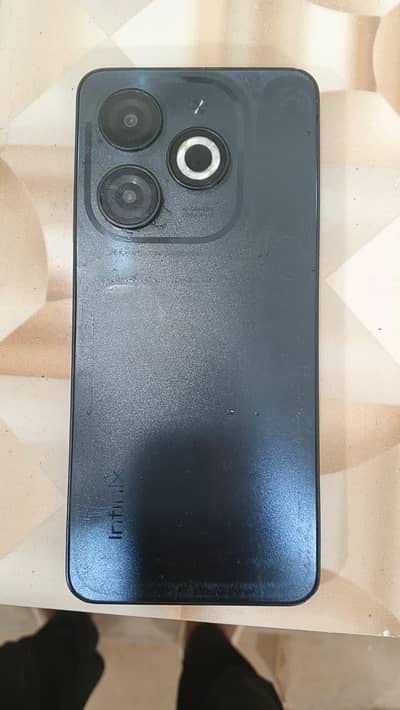 Infinix smart 8 ha touch glas changeha Baki chlana ma ok urgent  sale