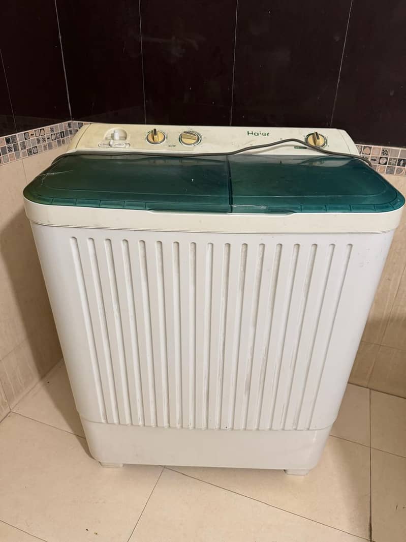 واشنگ اور ڈرائی کی بہترین کنڈیشن ہے اور یہ تقریبا دو سال چلی ہوئی ہے ۔ 2
