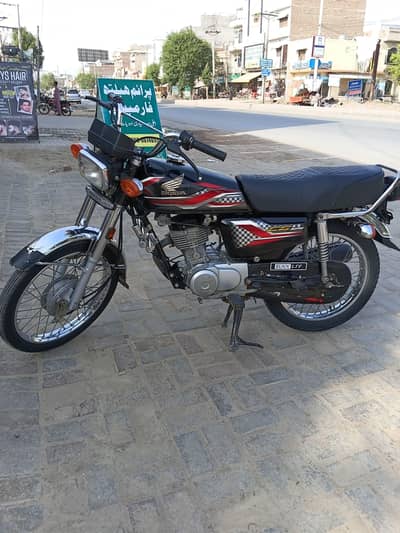 black 125 sale condition 10/10 serious buyer contact just