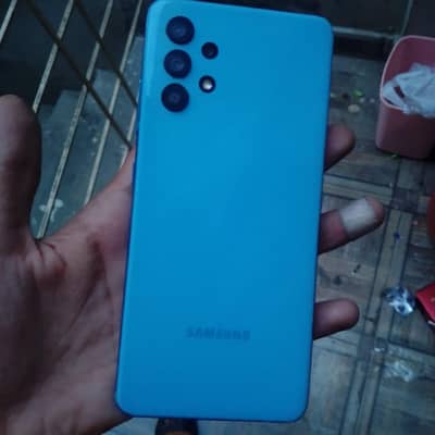samsang a32 for sale 10 by 9 condition box charger hai display fingr