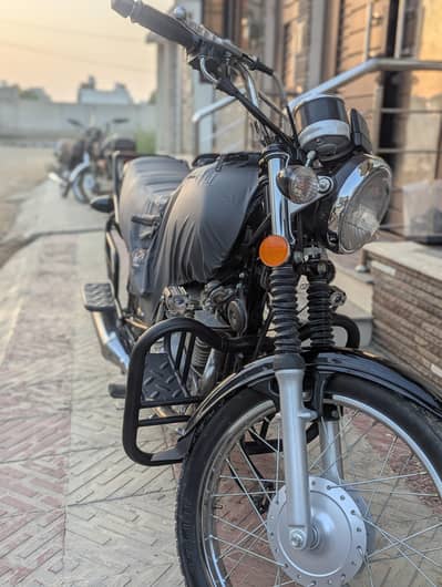Suzuki GS 150 2025