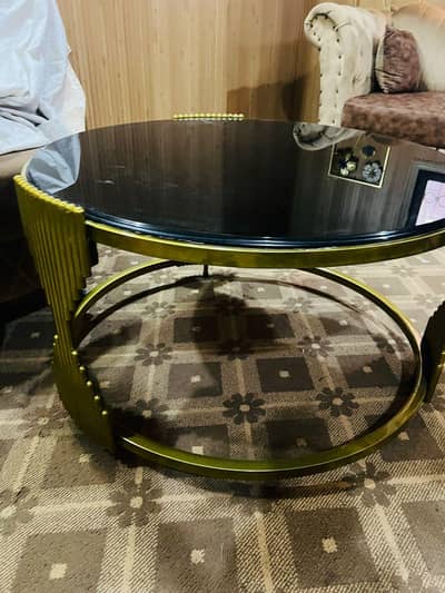 table stile with black murble no scratches