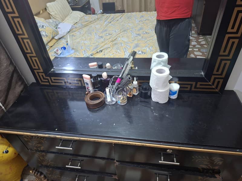 Dressing Table 4