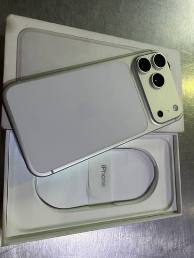 iPhone 17 Pro Max | 256 GB | Non Pta factory unlock| New] Urgent Sale