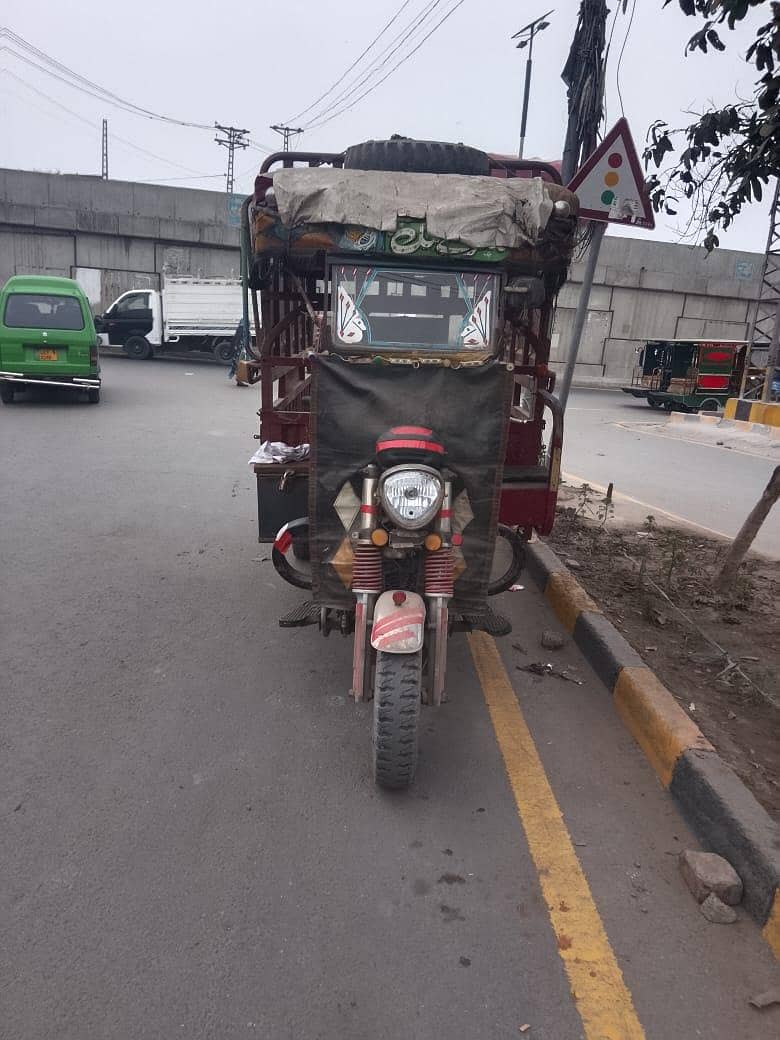 السلام علیکم لوڈر رکشہ ارڈینٹ سیل کے لیے ہیں اگر کسی کو چاہیے تو 1