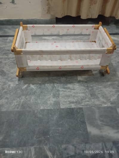 baby cot