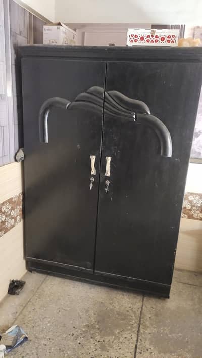 Bed without mattress & wordrobe for sell