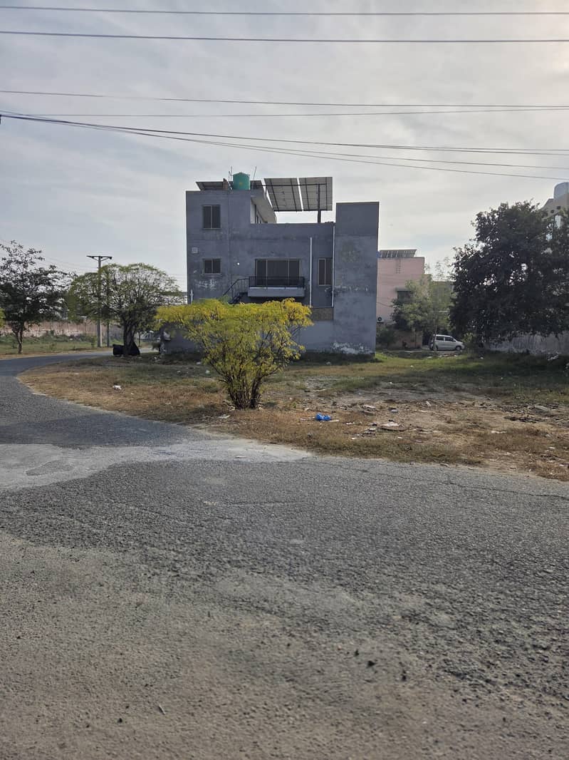 Beautiful  corner plot 2