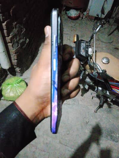 box or Mobile 8+8/128