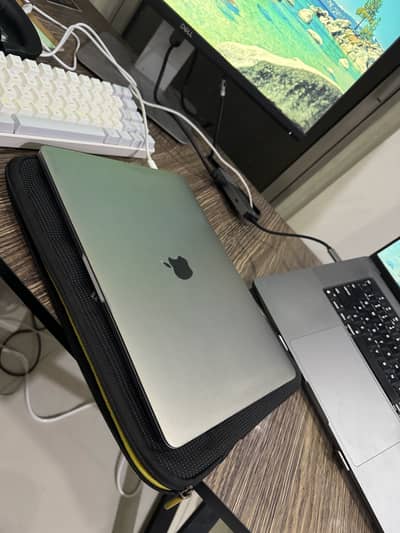 MacBook Pro 2016 13” | 16GB RAM | Core i7 3.3GHz | Excellent Condition