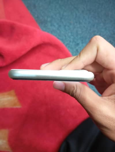 IPHONE 11 NEW CLEAN LASH CONDITION