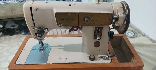 SINGER SEWING MACHINE