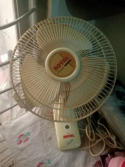 Royal Bracket fan For Sale All ok
