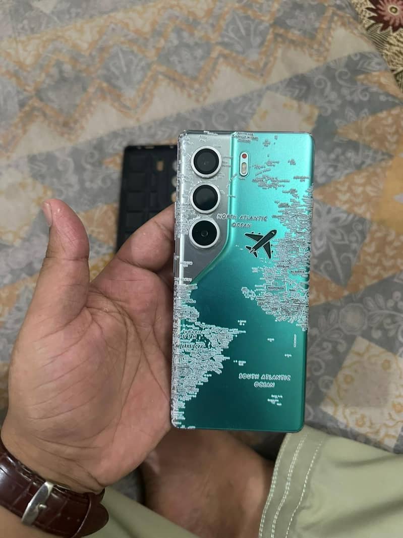 Tecno camon 40 pro 1
